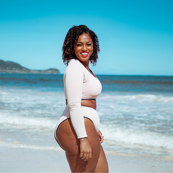 REVERSIBLE SUSTAINABLE LONG SLEEVE BIKINI BLACK & TAN - Picture 7 of 9